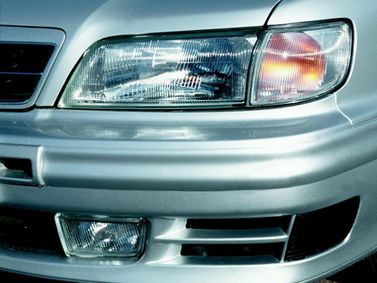 Nissan Maxima IV (A32)، سيدان — المصباح الأمامي