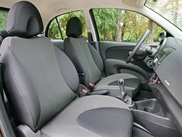 Nissan Micra III (K12)، هاتشباك 5 أبواب — المقاعد الأمامية