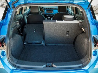 Nissan Micra V، هاتشباك 5 أبواب — حجرة الأمتعة