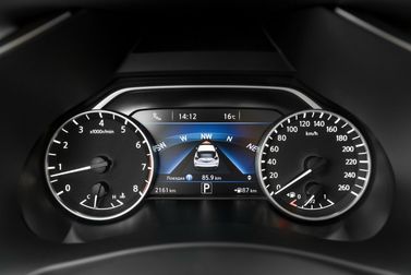 Nissan Murano III (Z52)، دفع رباعي 5 أبواب — لوحة العدادات