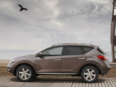 Nissan Murano II (Z51)، دفع رباعي 5 أبواب — منظر من الجانب الأيسر