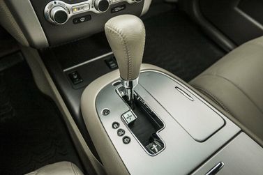 Nissan Murano II (Z51)، دفع رباعي 5 أبواب — محدد ناقل الحركة
