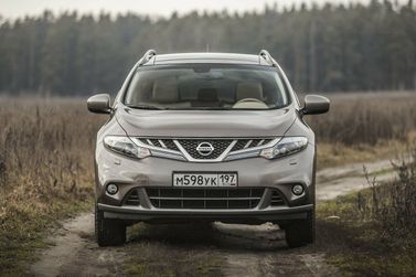 Nissan Murano II (Z51)، دفع رباعي 5 أبواب — منظر أمامي