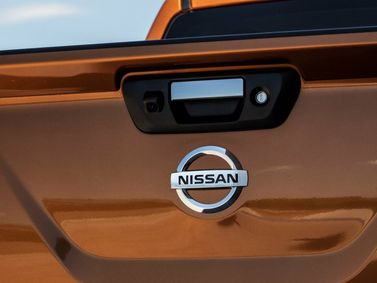 Nissan Navara (Frontier) IV (D23)، بيك أب بكابينة مزدوجة Double-Cab — الجزء الخلفي من السيارة عن قرب