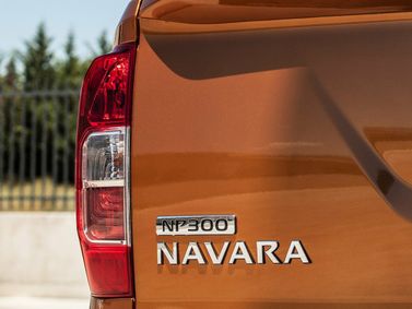 Nissan Navara (Frontier) IV (D23)، بيك أب بكابينة مزدوجة Double-Cab — الجزء الخلفي من السيارة عن قرب
