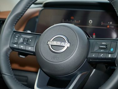 Nissan Pathfinder V (السوق الصينية)، دفع رباعي 5 أبواب — عجلة القيادة