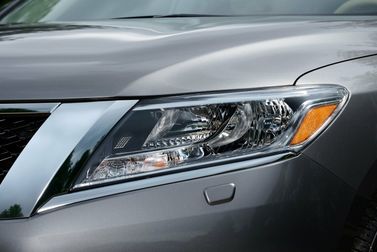 Nissan Pathfinder رابعاً، دفع رباعي 5 أبواب — المصباح الأمامي