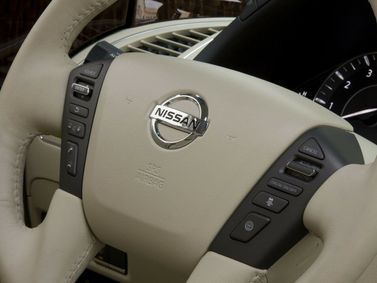 Nissan Patrol السادس (Y62)، دفع رباعي 5 أبواب — عجلة القيادة