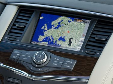 Nissan Patrol السادس (Y62)، دفع رباعي 5 أبواب — شاشة نظام المعلومات والترفيه