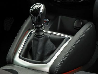 Nissan Qashqai II, Внедорожник 5 дв. — селектор коробки передач