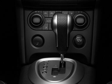 Nissan Qashqai I, Внедорожник 5 дв. — селектор коробки передач