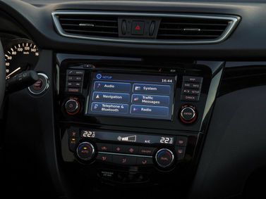 Nissan Qashqai II, Внедорожник 5 дв. — экран мультимедийной системы