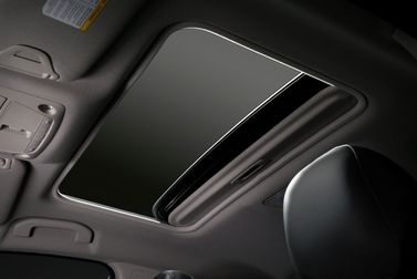 Nissan Sentra عملية فيس ليفت VII (B17)، سيدان — تفصيل داخلي