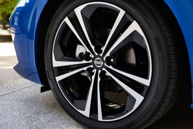 Nissan Sentra ثامناً (B18)، سيدان — جنط العجلة