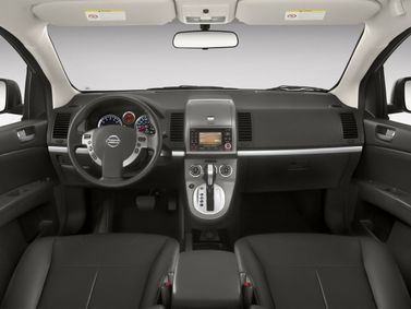 Nissan Sentra فيس ليفت السادس (B16)، سيدان — لوحة القيادة