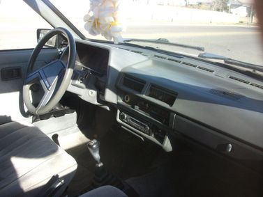Nissan Sentra I (B11)، كوبيه — لوحة القيادة