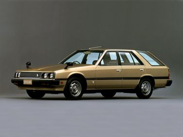 Nissan Skyline السادس (R30)، واجون 5 أبواب — منظر أمامي أيسر