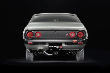 Nissan Skyline IV (C110)، كوبيه — منظر خلفي