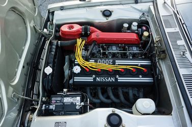 Nissan Skyline III (C10)، سيدان — حجرة المحرك