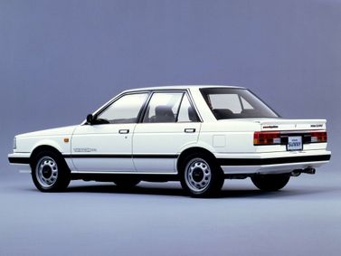 Nissan Sunny B12، سيدان — منظر خلفي أيمن