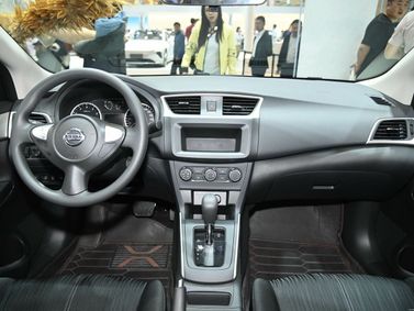 Nissan Sylphy III Рестайлинг, Седан — место водителя
