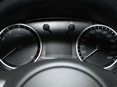 Nissan Sylphy III Рестайлинг, Седан — панель приборов