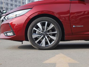 Nissan Sylphy IV (B18)، سيدان — جنط العجلة