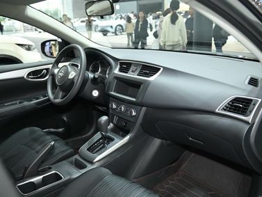 Nissan Sylphy III Рестайлинг, Седан — место водителя