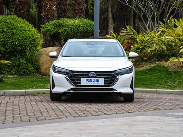 Nissan Sylphy عملية فيس ليفت IV (B18)، سيدان — منظر أمامي