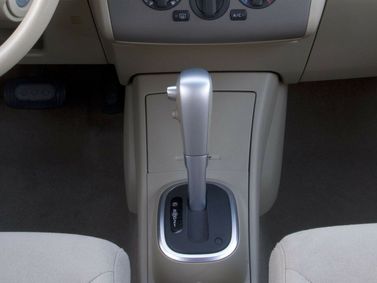 Nissan Tiida أنا فيس ليفت، سيدان — محدد ناقل الحركة