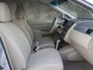 Nissan Tiida أنا فيس ليفت، هاتشباك 5 أبواب — منطقة السائق