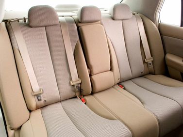 Nissan Tiida أنا فيس ليفت، سيدان — المقاعد الخلفية