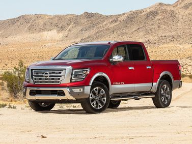 Nissan Titan II Рестайлинг, Пикап двойная кабина — вид спереди справа