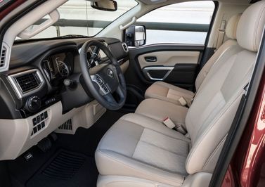 Nissan Titan II, Пикап одинарная кабина — место водителя