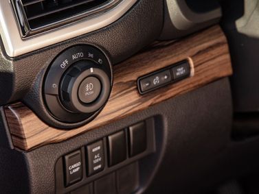 Nissan Titan II Рестайлинг, Пикап двойная кабина — деталь интерьера
