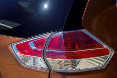 Nissan X-Trail ثالثاً، دفع رباعي 5 أبواب — المصباح الخلفي