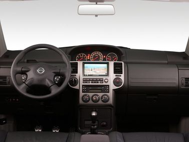 Nissan X-Trail أنا فيس ليفت، دفع رباعي 5 أبواب — منطقة السائق