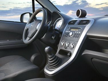 Opel Agila B، هاتشباك 5 أبواب — منطقة السائق