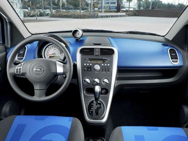 Opel Agila B، هاتشباك 5 أبواب — لوحة القيادة