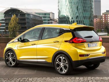Opel Ampera II، هاتشباك 5 أبواب — منظر خلفي أيسر
