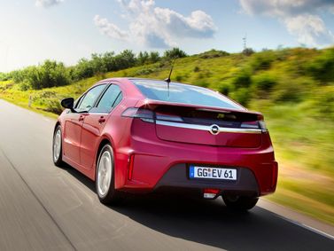 Opel Ampera I، هاتشباك 5 أبواب — منظر خلفي أيمن