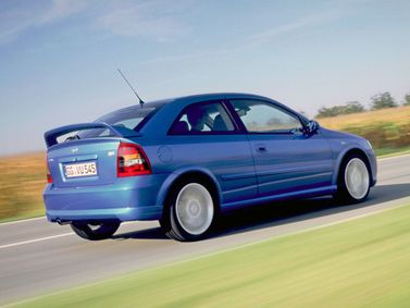 Opel Astra OPC G تجميل الوجه، هاتشباك 3 أبواب — منظر خلفي أيمن