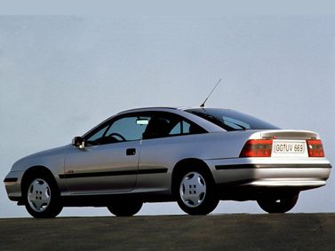 Opel Calibra، كوبيه — منظر خلفي أيمن