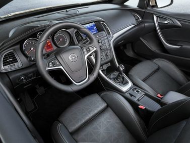 Opel Cascada، قابلة للتحويل — منطقة السائق