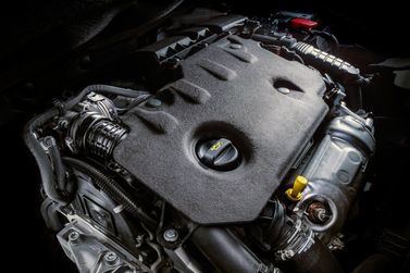 Opel Combo E, VAN — engine bay