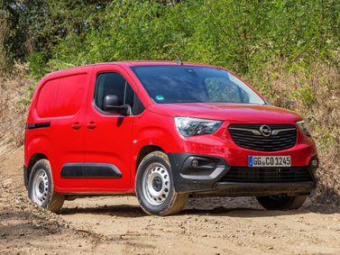 Opel Combo E, VAN — front-right view