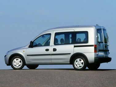 Opel Combo C، فان مدمج — منظر خلفي أيمن