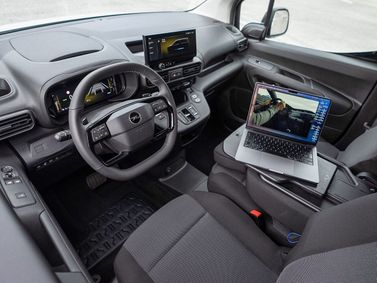 Opel Combo E تجميل الوجه، فان — منطقة السائق