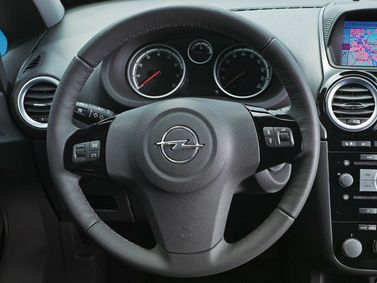 Opel Corsa D, Хэтчбек 3 дв. — рулевое колесо