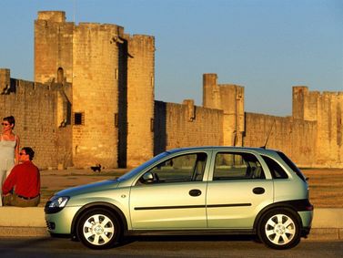 Opel Corsa C, Хэтчбек 5 дв. — вид слева